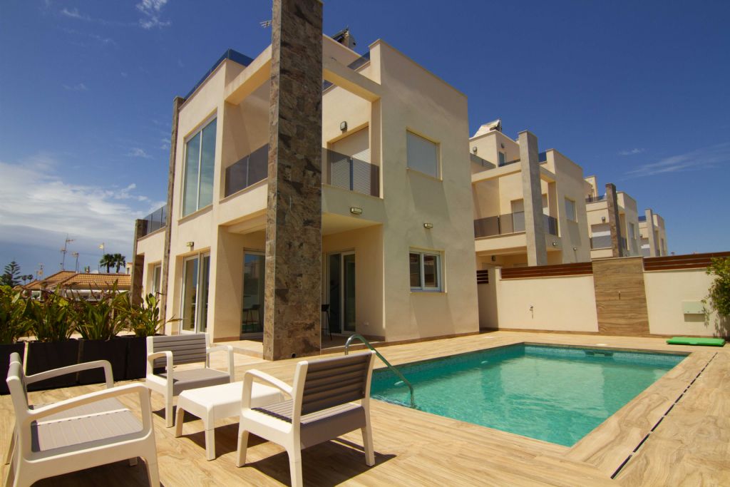 Villa en Venta en Alicante (Torrevieja) Ref.:ON-104 Foto 1