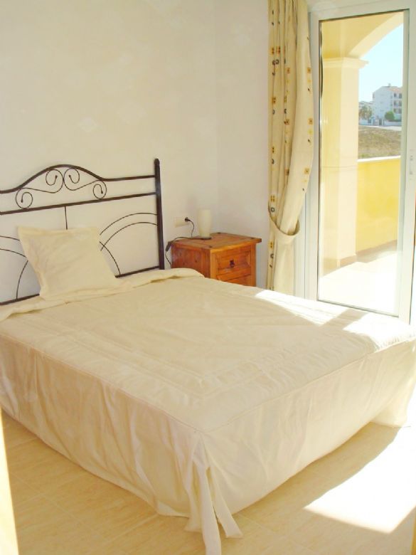 Apartamento en Venta en Alicante (Torrevieja) Ref.:Resid. Torremar Foto 5